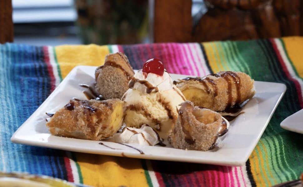 sopapilla-con-helado sopapilla con helado 1